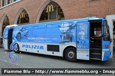 Iveco 370S
Polizia di Stato
Polizia Stradale
"Pullman Azzurro"
POLIZIA B2408
Scorta al Giro d'Italia 2018
Parole chiave: Iveco 370S POLIZIAB2408 Giro_D_Italia_2018