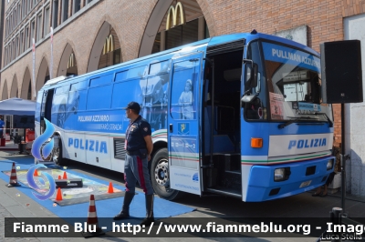 Iveco 370S
Polizia di Stato
Polizia Stradale
"Pullman Azzurro"
POLIZIA B2408
Scorta al Giro d'Italia 2018
Parole chiave: Iveco 370S POLIZIAB2408 Giro_D_Italia_2018