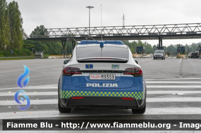 Tesla Model X
Polizia di Stato
Polizia Stradale
in servizio sulla rete CAV
Allestimento All.V.In.
POLIZIA M9359
Parole chiave: Tesla Model_X  POLIZIAM9359 