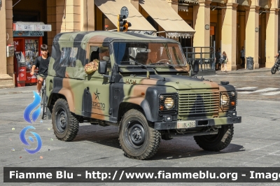 Land-Rover Defender 90
Esercito Italiano
Operazione Strade Sicure
EI BL 262
Parole chiave: Land-Rover Defender 90 EIBL262