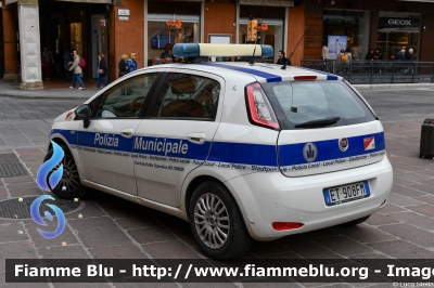 Fiat Punto VI serie
Polizia Locale Bologna
Allestimento Focaccia
Bologna 11
Parole chiave: Fiat Punto_VIserie