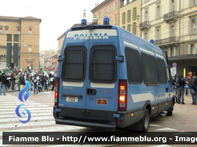 Iveco Daily IV serie
Polizia di Stato
Reparto Mobile
POLIZIA F7838
Parole chiave: Iveco Daily_IVserie POLIZIAF7838