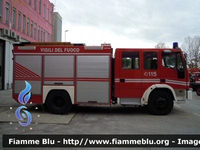 Iveco EuroFire 150E27 I serie 
Vigili del Fuoco
 Comando Provinciale di Ravenna
 AutoPompaSerbatoio allestimento Iveco-Magirus
 VF 18988
 Santa Barbara 2012 Ravenna 

Parole chiave: Iveco EuroFire_150E27_Iserie VF18988 Santa_Barabara_VVF_2012