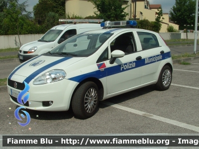 Fiat Grande Punto
Polizia Municipale
Corpo unico di Polizia Municipale Argenta-Portomaggiore-Voghiera-Masi Torello (FE)
Distaccamento di Portomaggiore
Allestimento Focaccia
POLIZIA LOCALE YA533AE
Parole chiave: Fiat Grande_Punto PoliziaLocaleYA533AE