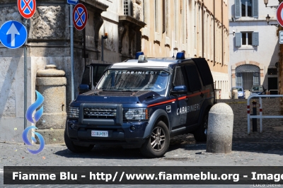 Land Rover Discovery 4
Carabinieri
VIII Battaglione "Lazio"
CC BJ 061
Parole chiave: Land-Rover Discovery_4 CCBJ061 Festa_della_Repubblica_2015