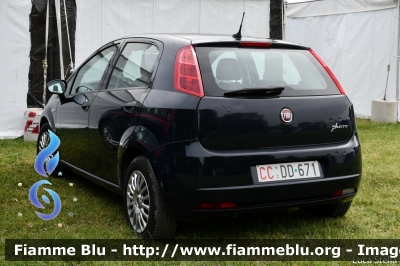 Fiat Grande Punto
Carabinieri
CC DD 671
Parole chiave: Fiat Grande_Punto CCDD671 Ballons_2019