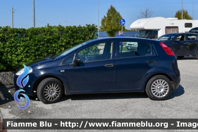 Fiat Grande Punto
Carabinieri
CC DD 672
Parole chiave: Fiat Grande_Punto CCDD672 Simultatem_2021