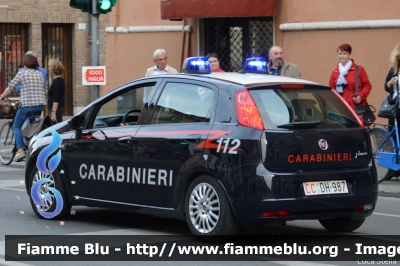 Fiat Grande Punto
Carabinieri
CC DH 987
Parole chiave: Fiat Grande_Punto CCDH987