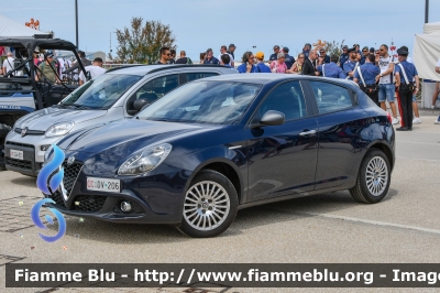 Alfa Romeo Nuova Giulietta restyle
Carabinieri
CC DV 206
Parole chiave: Alfa-Romeo Nuova_Giulietta_restyle  CCDV206