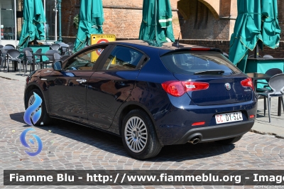 Alfa-Romeo Nuova Giulietta restyle
Carabinieri
CC DY 524
Parole chiave: Alfa-Romeo Nuova_Giuliettarestyle_ CCDY524