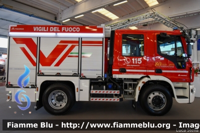 Iveco EuroCargo 120E25 IV serie - NewCity 2020
Vigili del Fuoco
AutoPompaSerbatoio allestimento Magirus
Mezzo celebrativo 80° anno di fondazione del Corpo Nazionale
In esposizione al Reas 2019
Parole chiave: Iveco EuroCargo_120E25_IVserie_NewCity_2020 Reas_2019