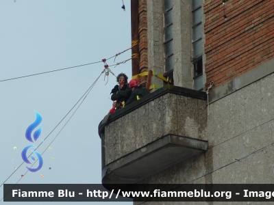 Befana dei Vigili del Fuoco 2010
Vigili del Fuoco
 Comando Provinciale di Ferrara
 Distaccamento Permanente di Codigoro
Parole chiave: Befana_dei_Vigili_del_Fuoco_2010