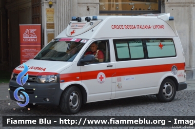 Volkswagen Transporter T5 Restyle
Croce Rossa Italiana
Comitato Locale di Lipomo (CO)
Allestita Aricar
CRI 559 AD
In scorta al Giro d'Italia 2018
Parole chiave: Volkswagen Transporter_T5_Restyle CRI559AD Ambulanza Giro_D_Italia_2018