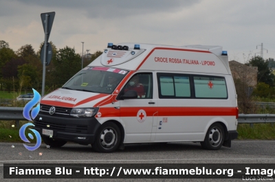 Volkswagen Transporter T6
Croce Rossa Italiana
Comitato Locale di Lipomo (CO)
Allestimento Aricar
CRI 172 AG
In scorta al Giro d'Italia 2020
Parole chiave: Volkswagen Transporter_T6 CRI172AG Ambulanza Giro_D_Italia_2020