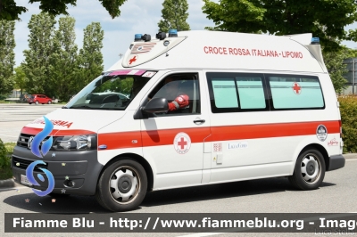 Volkswagen Transporter T5 restyle
Croce Rossa Italiana
Comitato Locale di Lipomo (CO)
Allestita Aricar
CRI 559 AD
In scorta al Giro d'Italia 2019
Parole chiave: Volkswagen Transporter_T5_restyle CRI559AD Ambulanza Giro_D_italia_2019