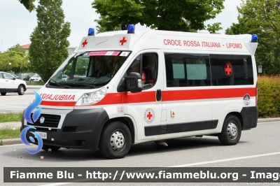 Fiat Ducato X250
Croce Rossa Italiana
Comitato Locale di Lipomo (CO)
CRI 938 AF
In scorta al Giro d'Italia 2019
Parole chiave: Fiat Ducato_X250 CRI938AF Ambulanza Giro_d_Italia_2019