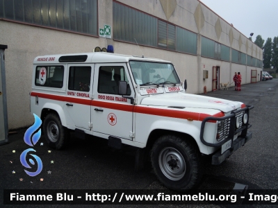 Land Rover Defender 110
Croce Rossa Italiana
Comitato Provinciale di Treviso
Unità cinofila
CRI A 1563
Parole chiave: Land-Rover Defender_110 CRIA1563 Reas_2013