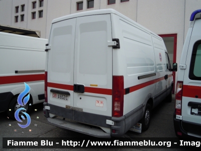 Iveco Daily III serie
Croce Rossa Italiana
Comitato Provinciale Trento
Nucleo NBCR
CRI A 652 C
Parole chiave: Iveco Daily_IIIserie CRIA652C Reas_2013