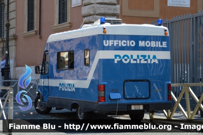 Fiat Ducato II Serie
Polizia di Stato 
Ufficio Mobile 
POLIZIA D2416
Parole chiave: Fiat Ducato_IISerie POLIZIAD2416 Festa_della_Repubblica_2015