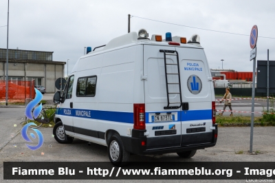 Fiat Ducato III serie
Polizia Municipale Unione dei Comuni di Ro, Copparo, Jolanda di Savoia, Berra, Formignana, Tresigallo
Parole chiave: Fiat Ducato_IIIserie Simultatem_2016