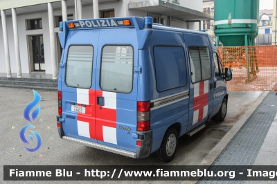 Fiat Ducato II serie
Polizia di Stato
Reparto Mobile
2° Reparto Mobile - Padova
Allestimento Bollanti
POLIZIA E8825
Parole chiave: Fiat Ducato_IIserie POLIZIAE8825 Ambulanza