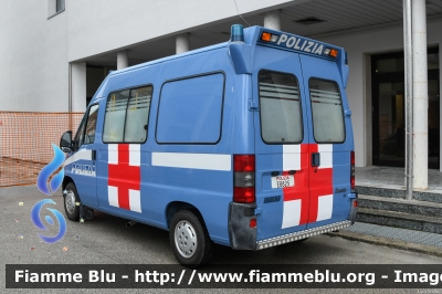 Fiat Ducato II serie
Polizia di Stato
Reparto Mobile
2° Reparto Mobile - Padova
Allestimento Bollanti
POLIZIA E8825
Parole chiave: Fiat Ducato_IIserie POLIZIAE8825 Ambulanza