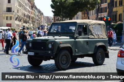 Land Rover Defender 90
Esercito Italiano
EI AY 836
Parole chiave: Land-Rover Defender_90 EIAY836 Festa_della_Repubblica_2015