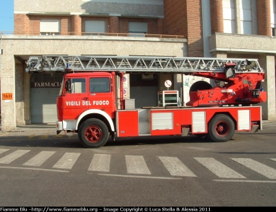 Fiat Iveco 160NC
Vigili del Fuoco
Comando Provinciale di Ferrra
Distaccamento Permanente di Codigoro (FE)
AutoScala
VF 14412
Parole chiave: Fiat Iveco 160NC VF14412