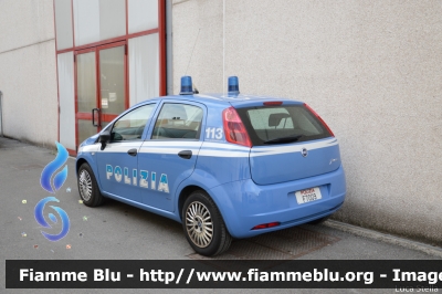 Fiat Grande Punto
Polizia di Stato
POLIZIA F7009
Parole chiave: Fiat Grande_Punto POLIZIAF7009 Reas_2015