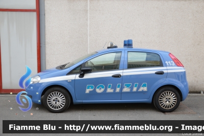 Fiat Grande Punto
Polizia di Stato
POLIZIA F7009
Parole chiave: Fiat Grande_Punto POLIZIAF7009 Reas_2015