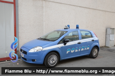 Fiat Grande Punto
Polizia di Stato
POLIZIA F7009
Parole chiave: Fiat Grande_Punto POLIZIAF7009 Reas_2015