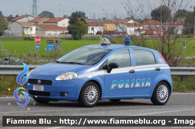 Fiat Grande Punto
Polizia di Stato
POLIZIA F7033
Parole chiave: Fiat Grande_Punto POLIZIAF7033 Giro_D_Italia_2020