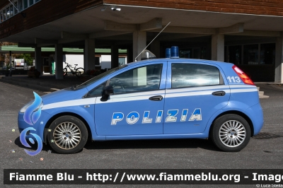 Fiat Grande Punto
Polizia di Stato
Centro addestramento Alpino di Moena
POLIZIA F7268
Parole chiave: Fiat Grande_Punto POLIZIAF7268