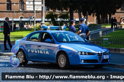 Alfa Romeo 159
Polizia di Stato
Polizia Stradale
POLIZIA F7314
Parole chiave: Alfa-Romeo 159 POLIZIAF7314 Festa_della_Repubblica_2015