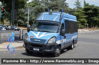 Iveco Daily IV serie
Polizia di Stato
Allestimento Sperotto
Decorazione Grafica Artlantis
POLIZIA F9670
Parole chiave: Iveco Daily_IVserie POLIZIAF9670