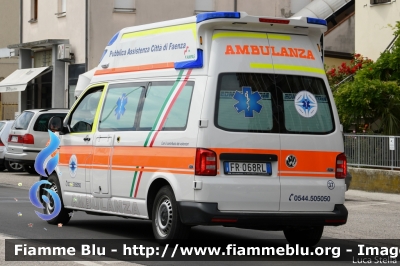 Volkswagen Transporter T6
Pubblica Assistenza Faenza
Allestimento EDM
M37
Parole chiave: Volkswagen Transporter_T6 Ambulanza Giro_D_Italia_2019