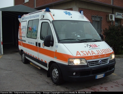 Fiat Ducato III Serie
Nico Soccorso - Migliarino
Postazione di Emergenza di Bosco Mesola
Ambulanza Nico 16
Qui nell'allestimento con PC CAR
Parole chiave: Fiat Ducato_IIISerie Ambulanza 118_Ferrara