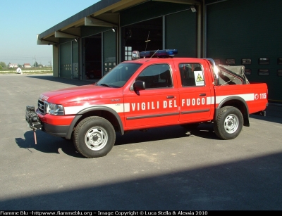 Ford Ranger V serie
Vigili del Fuoco
Comando Provinciale di Ferrara
Nucleo NBCR
::Caricamento Emergenza Aviaria::
VF 23568
Parole chiave: Ford Ranger_VSerie VF23568