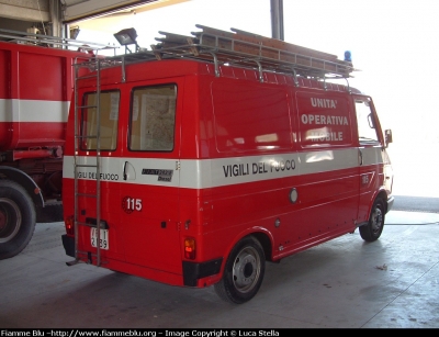 Fiat 242
Vigili del Fuoco
Comando Provinciale di Ferrara
Unità Operativa Mobile
VF 12139
Parole chiave: Fiat 242 VF12139