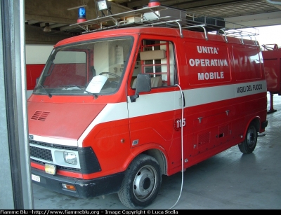 Fiat 242
Vigili del Fuoco
Comando Provinciale di Ferrara
Unità Operativa Mobile
VF 12139
Parole chiave: Fiat 242 VF12139