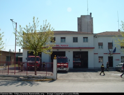 Distaccamento Permanente di Cento
Vigili del Fuoco

Parole chiave: Distaccamento_Permanente_Cento