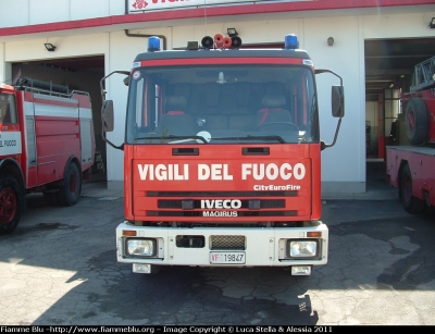 Iveco CityEuroFire 100E21 I serie
Vigili del Fuoco
Comando Provinciale di Ferrara
AutoPompaSerbatoio allestimento Iveco-Magirus
fotografato quando era in sostituzione provvisoria dell'Iveco EuroFire al Distaccamento Permanente di Cento (FE)
VF 19847
Parole chiave: Iveco CityEuroFire_100E21_Iserie VF19847