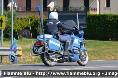 Bmw R850RT II serie
Polizia di Stato
Polizia Stradale
in scorta al Giro
Adriatica Ionica Race 2021
POLIZIA G0027
Moto 12
Parole chiave: Bmw R850RT_IIserie POLIZIAG0027 Adriatica_Ionica_Race_2021