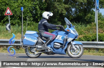 Bmw R850RT II serie
Polizia di Stato
Polizia Stradale
POLIZIA M2700
in scorta al Giro
Adriatica Ionica Race 2021
POLIZIA G0027
Moto 11
Parole chiave: Bmw R850RT_IIserie POLIZIAG0027 Adriatica_Ionica_Race_2021