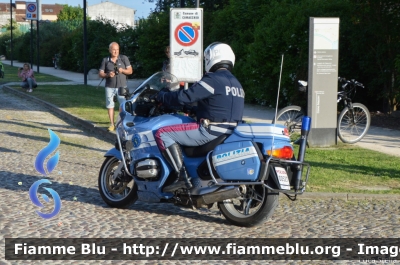 Bmw R850RT II serie
Polizia di Stato
Polizia Stradale
POLIZIA G0527
Mille Miglia 2018
Parole chiave: Bmw R850RT_IIserie POLIZIAG0527 1000_Miglia_2018