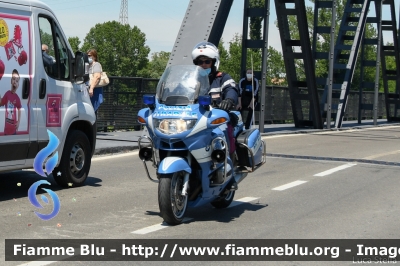 Bmw R850RT II serie
Polizia di Stato
Polizia Stradale
POLIZIA G0555
POLIZIA G0690
Parole chiave: Bmw R850RT_IIserie  POLIZIAG0555 POLIZIAG0690 Giro_D_Italia_2021