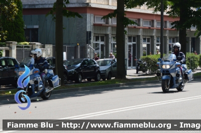 BMW R850RT II serie
Polizia di Stato
Polizia Stradale
POLIZIA G0568
POLIZIA G0569
Parole chiave: BMW R850RT_IIserie POLIZIAG0568 POLIZIAG0569 Giro_d_Italia_2018