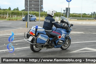 Bmw R850RT II serie
Polizia di Stato
Polizia Stradale
POLIZIA G0573
Parole chiave: Bmw R850RT_IIserie POLIZIAG0573 Giro_D_Italia_2021