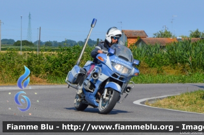 Bmw R850RT II serie
Polizia di Stato
Polizia Stradale
in scorta al Giro
Adriatica Ionica Race 2021
POLIZIA G0971
Moto 11
Parole chiave: Bmw R850RT_IIserie POLIZIAG0971 Adriatica_Ionica_Race_2021