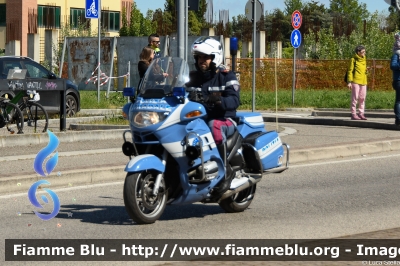 Bmw R850RT II serie
Polizia di Stato
Polizia stradale
In scorta al
Giro della Romagna
POLIZIA G1018
Parole chiave: Bmw R850RT_IIserie POLIZIAG1018